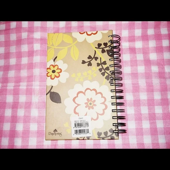 Give Thanks Gratitude Journal - Picture 10 of 12